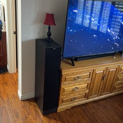 2 massive speakers