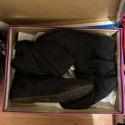 Black Boots 