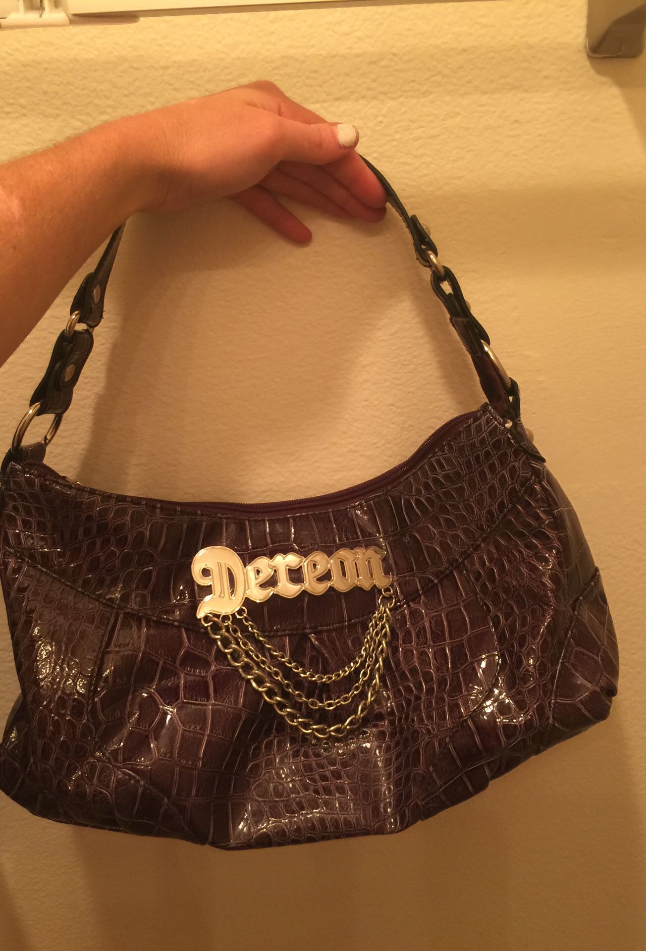 Like new, Dereon fashion purse for Sale in Kent, WA - OfferUp