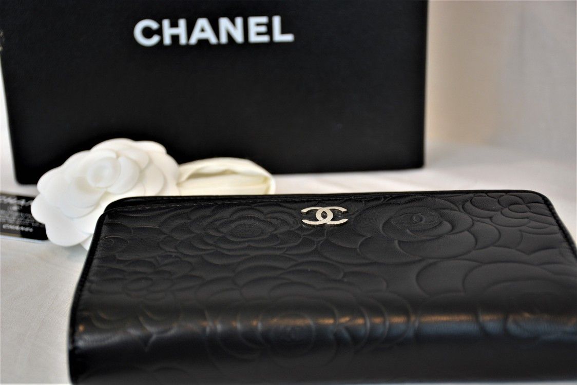 Chanel Camellia Lambskin Wallet on Chain Black with Silver Hardware