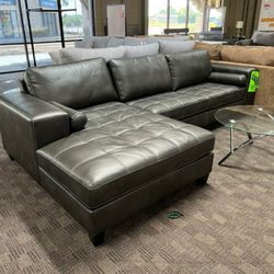 🍂$39 Down Payment 🍂Nokomis Charcoal LAF Sectional

by Ashley 