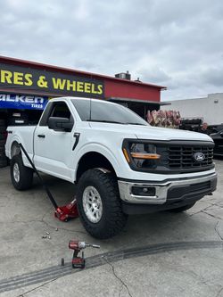 37x12.50R17 Arroyo RT & Mayhem 17x9 6x135 0mm