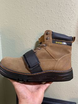 Cougar Paws Performer Roofing Boots unsurpassed traction and stability on steel surfaces. New no box, Size 11.5