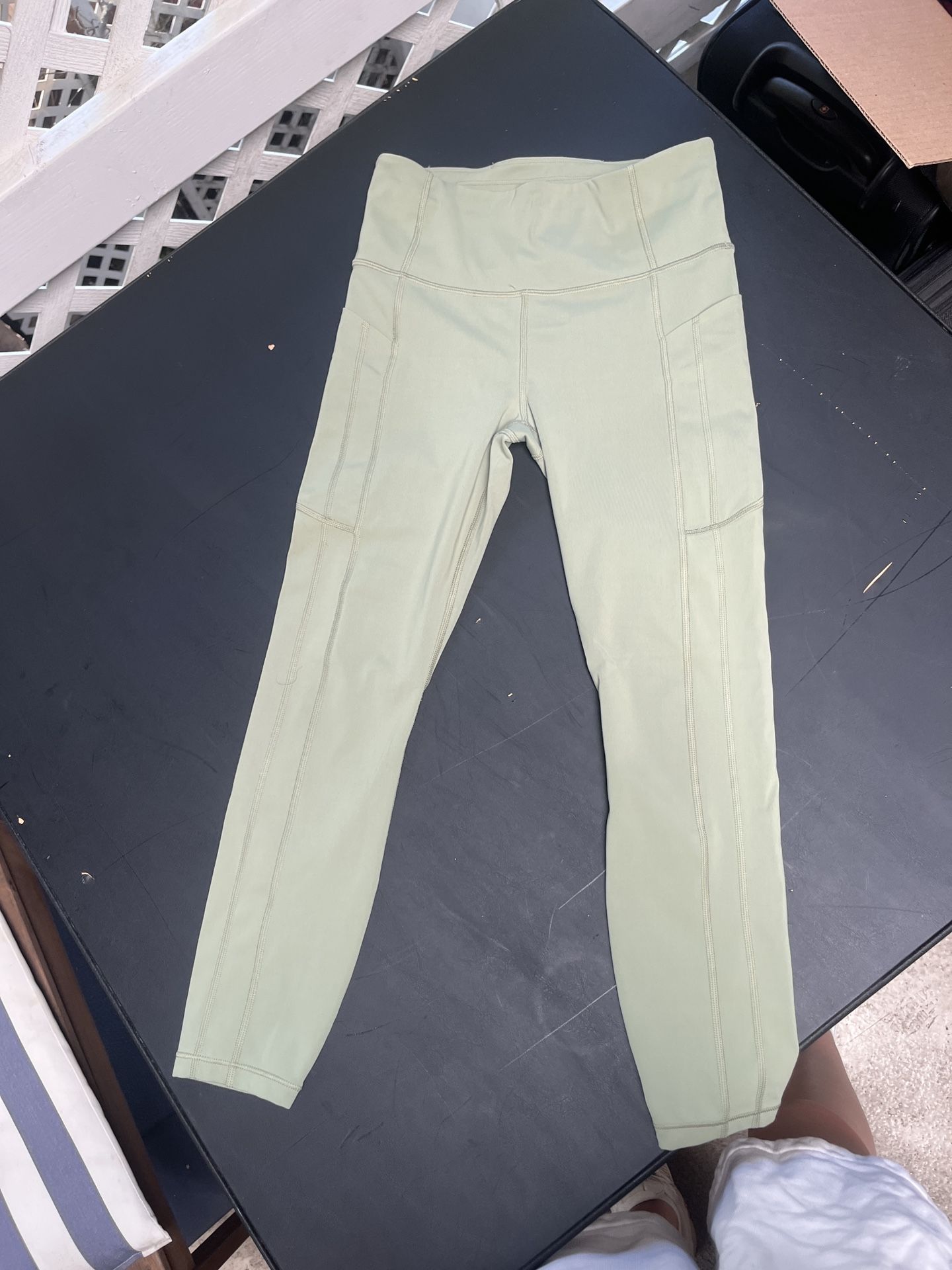 Athleta Ultimate Stash ii 7/8 Tight