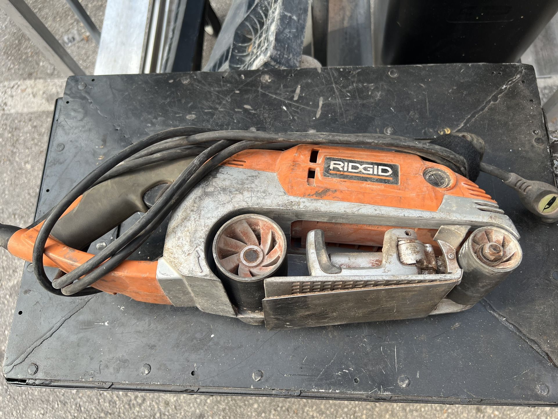 Ridgid r2720 2024 belt sander