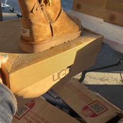 NEW UGGS SIZE 1  ❌$45