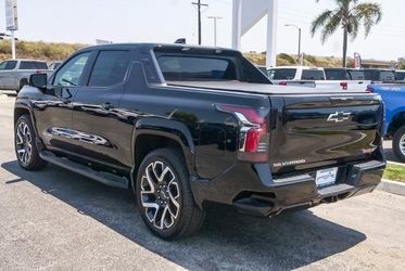 Silverado Ev OEM tonneau cover