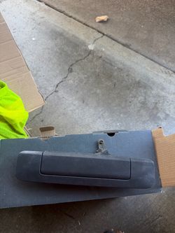 2005/2015 Toyota Tacoma tailgate door handle