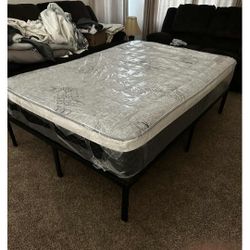 Colchón(NUEVO)Full Con Base,Cajonera,Lámpara Alta,2 set De Puertas Para Closets