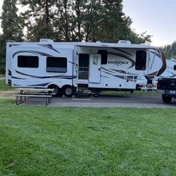 2014 5th wheel Big Horn