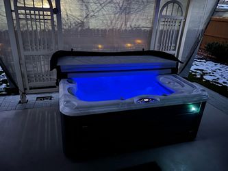 Sundance Hot tub