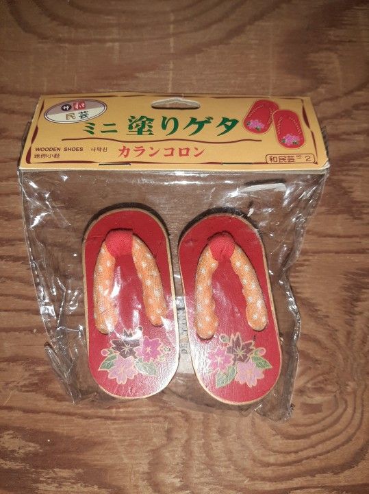 Mini Japanese Shoes Figurine