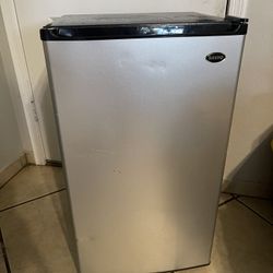 Minnie Fridge