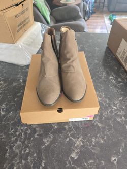 Sugar Boots Size 10 M