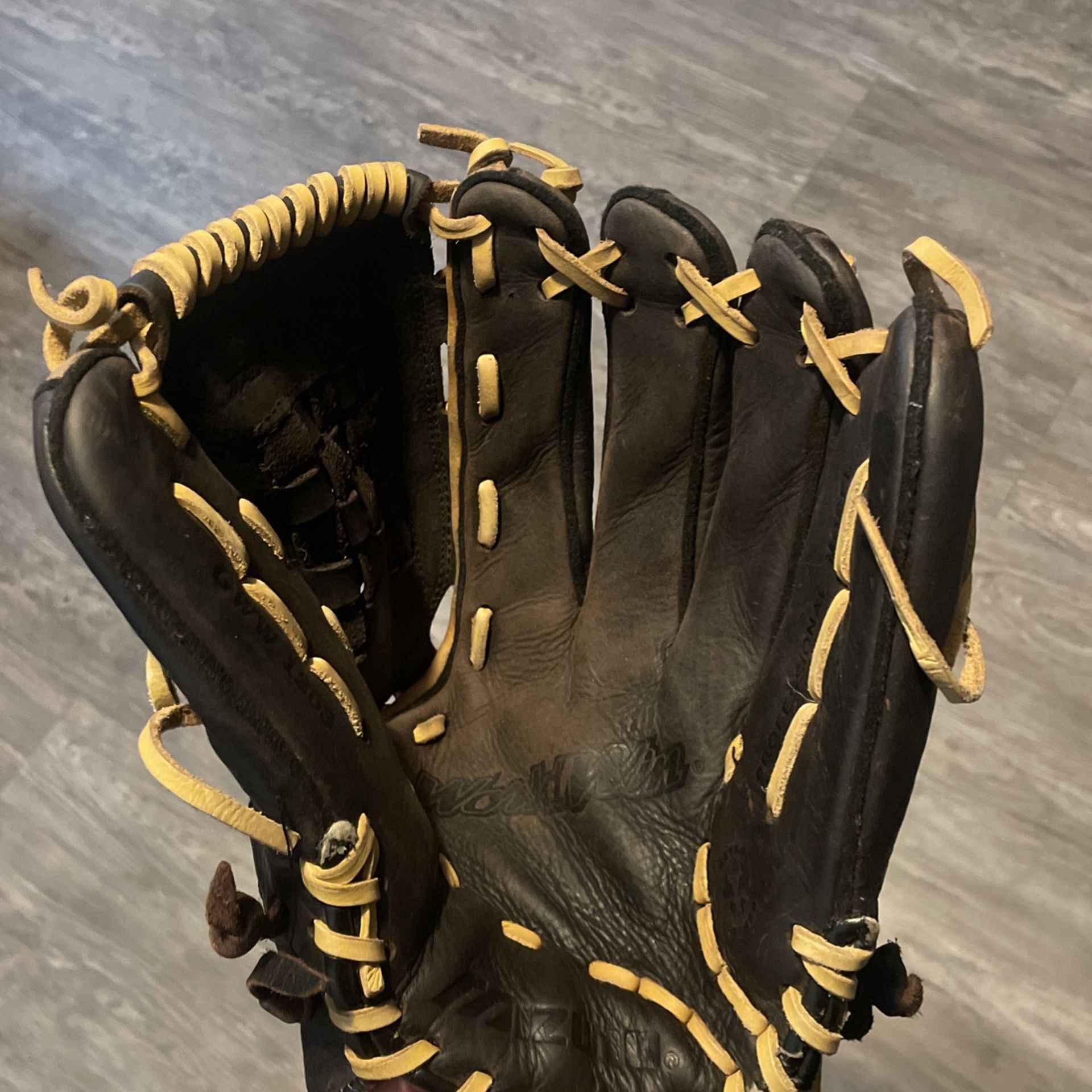MIZZUNO BASEBALL MIT
