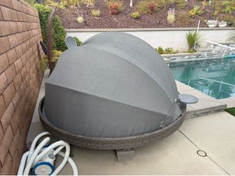 Patio  7 ft round bed lounge