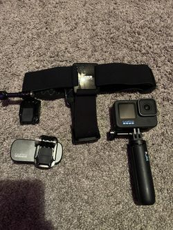 Go Pro Hero 10 Bundle 