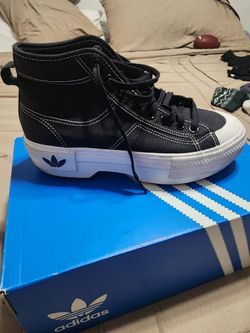 Adidas Sneakers