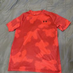 Under Armour red camo short sleeve shirt 