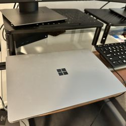 Surface Laptop 3 - 120GB / 8GB Ram / i5 1035G7 CPU