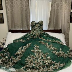 Emerald Green Quinceanera Dress Size 2