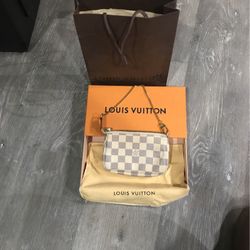 Louis Vuitton Mini Pochette