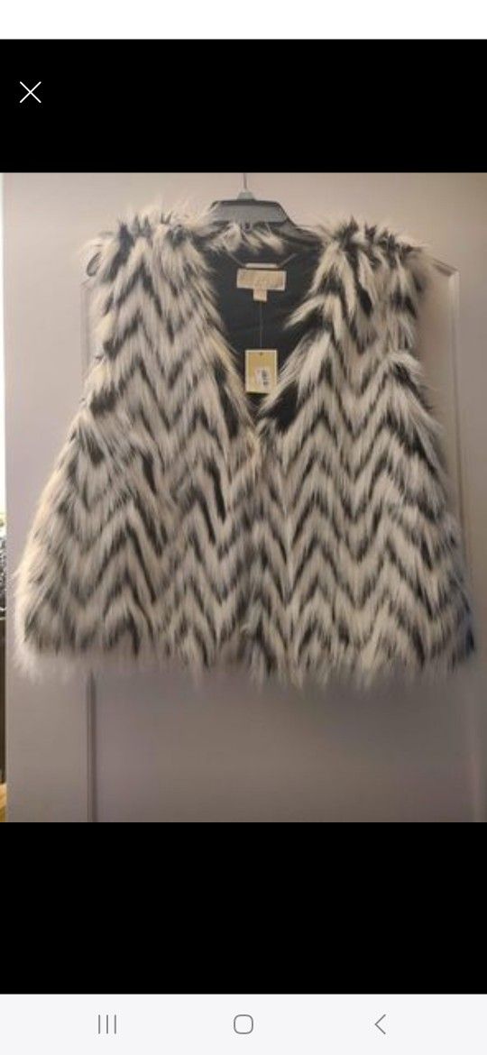 BRAND NEW MICHAEL KORS BLACK & WHITE FUR VEST