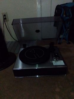 Record player with Bluetooth