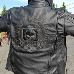 Harley-Davidson  coat model 98097-16VM/VT, manufactured April 2019 by Leather-Rich, Inc., with a US-only