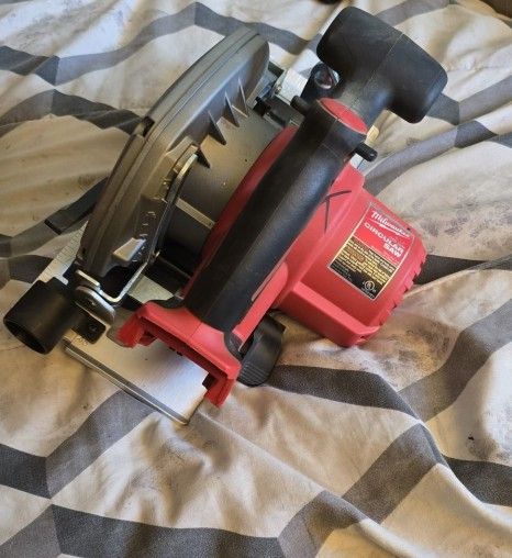 Serrucho Milwaukee 6 1/2