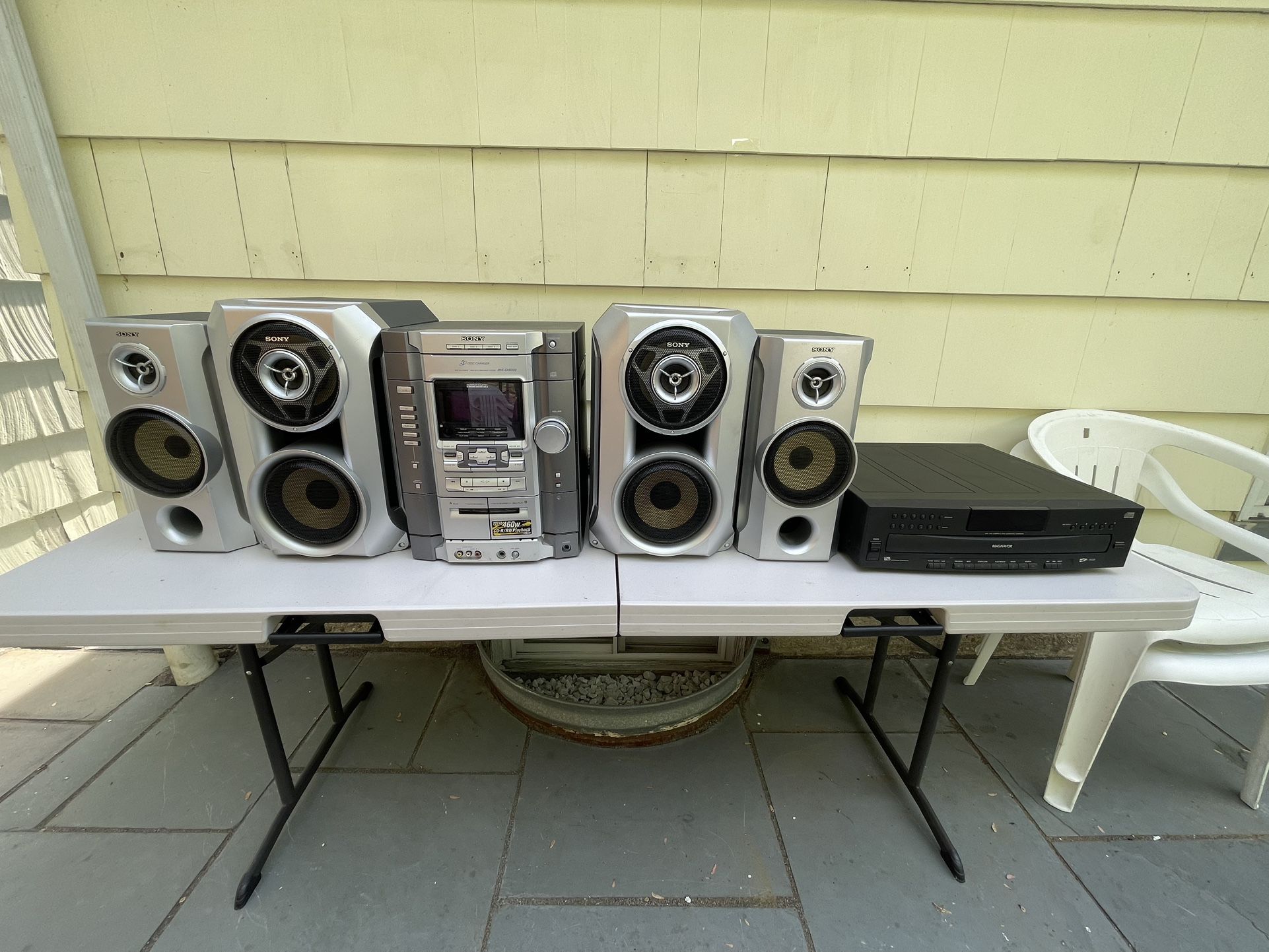 Sony 4 Speaker Sterke W/5 Disc CD Player