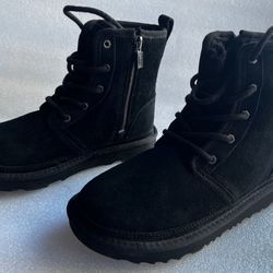 UGG Kids' Neumel Suede Lace-Up Water Resistant Black Boots Size 3