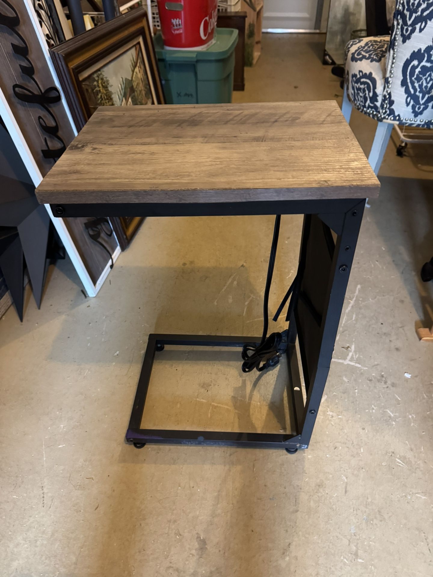 C table with side pockets electrical great for laptop