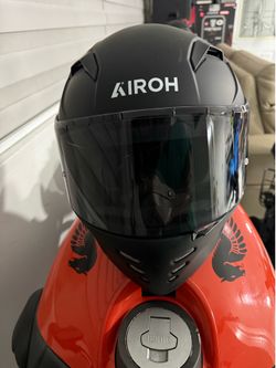 Motorcycle helmet