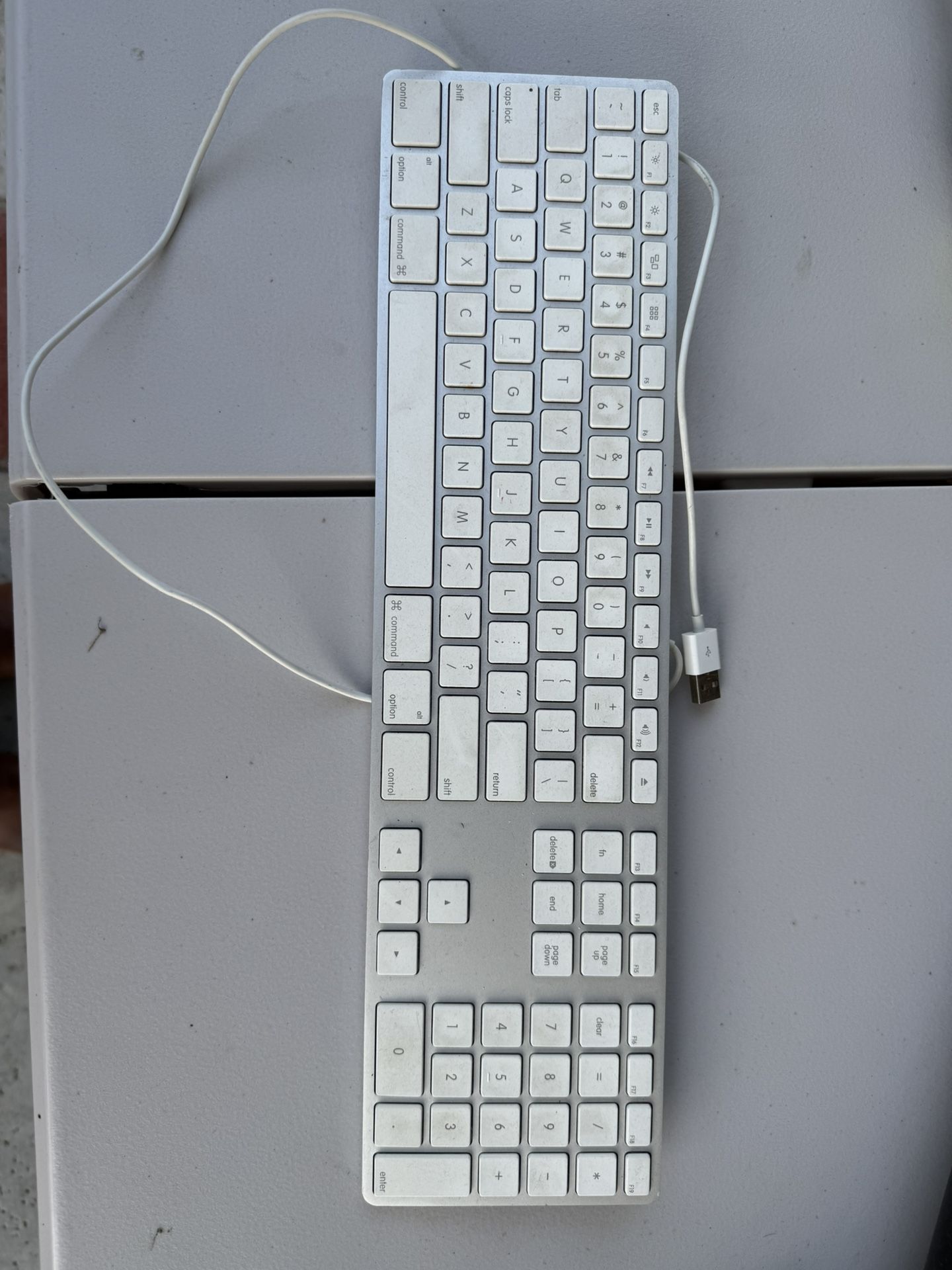 Apple USB Keyboard, White. 
