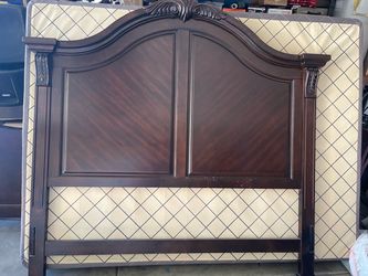 Bed frame - Queen size