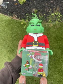 Custom Made Mega Grinch /Grinch Lego