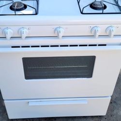 Preciosa Estufa De Gas Frigidaire Lista Para Usar Super Limpia Trabaja Muy Bien Los Cuatro Quemadores Y El Horno $150