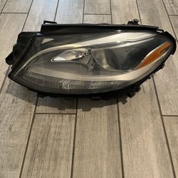 2019 Mercedes GLE400 Driver Side Headlamp Assembly