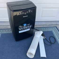 Honeywell Portable Air Conditioner/Fan/Dehumidifier - LIKE NEW