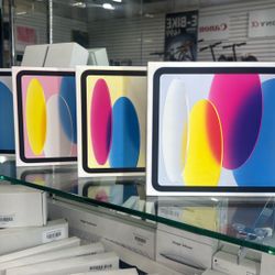 iPad 10th Gen 64gb WiFi / Apple Warranty/ Payment Available 