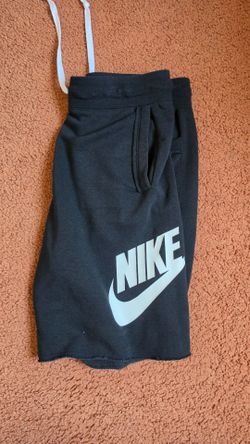 Size M  nike shorts blk last call today