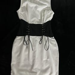Dress White /Black 