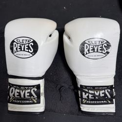 Cleto Reyes 16oz Lace-up Boxing Gloves