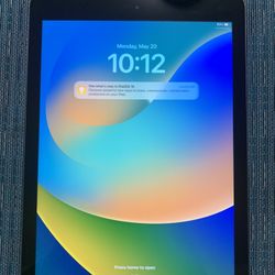 Apple iPad 5th Generation 128GB Unlocked Like New!