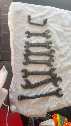 ANTIQUE WRENCHS TOOLS