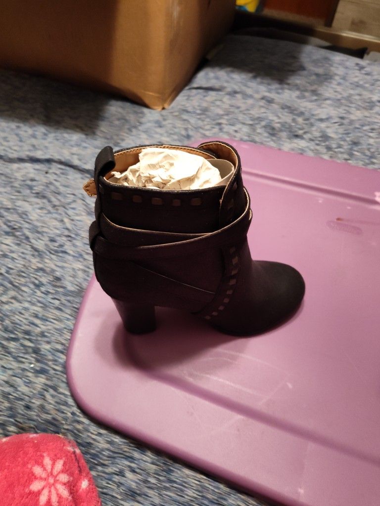 Venus Boot Heels