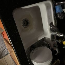 Kitchen Sink White (Free)