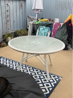 Free Outdoor Table