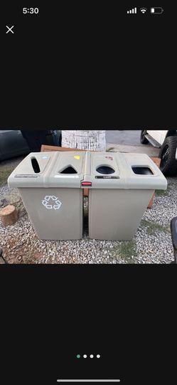 4 In 1 Rubbermaid Comercial Divided Trash Can 